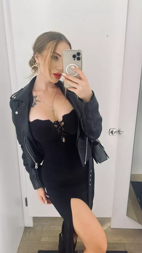 Is this a good dress for our first date?