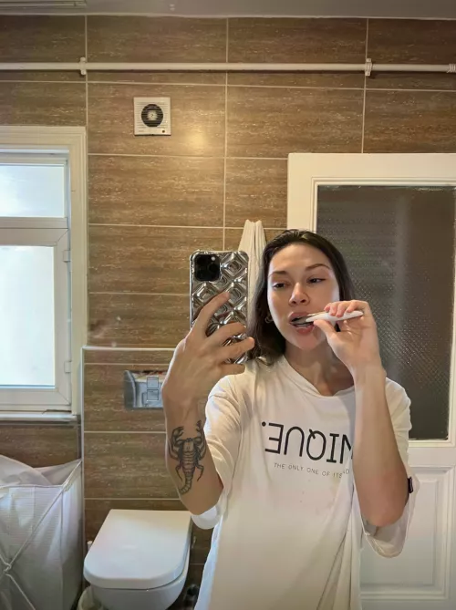 Lemme be your late night snack