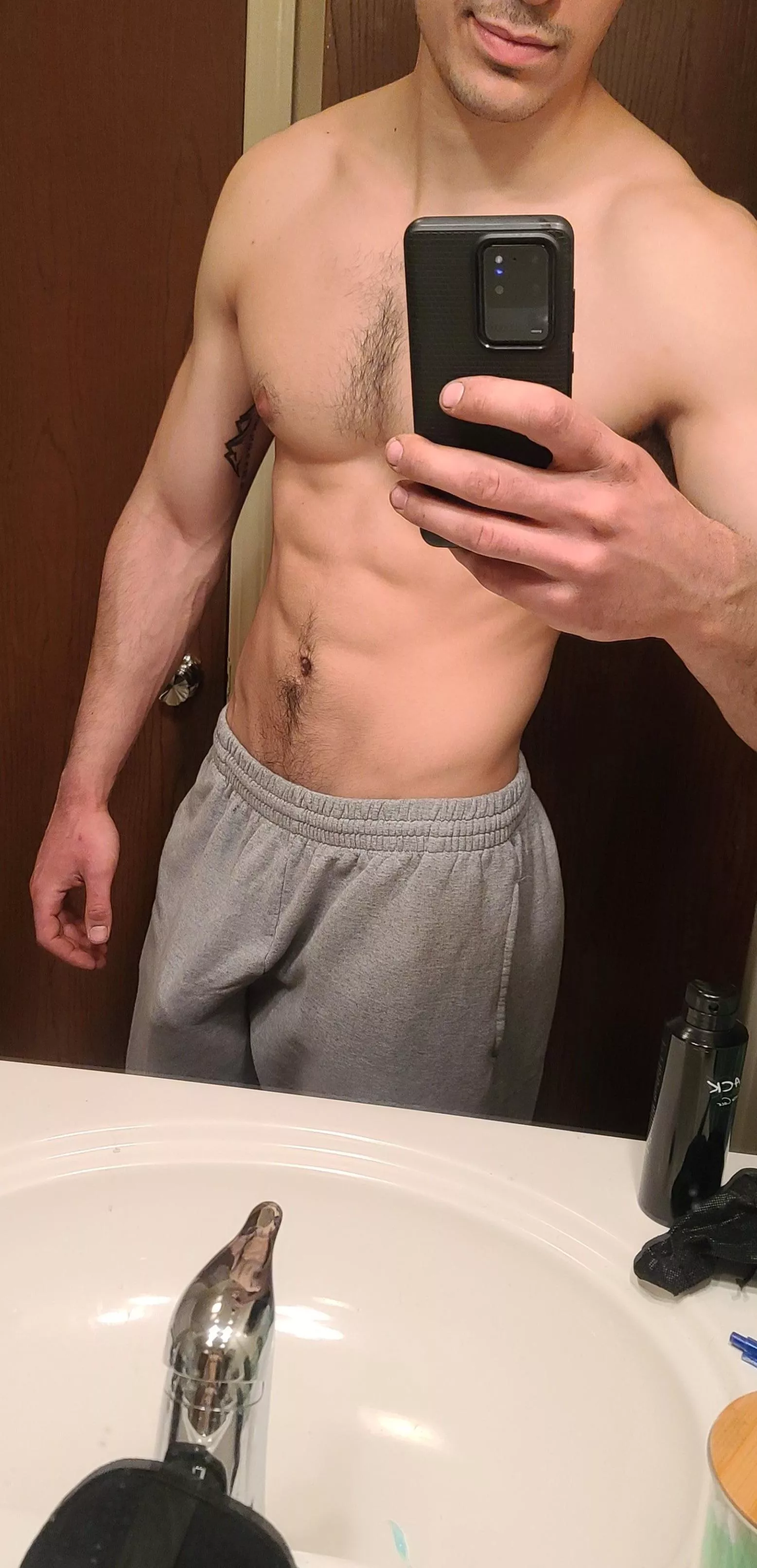 No wonder everyone loves grey sweatpants