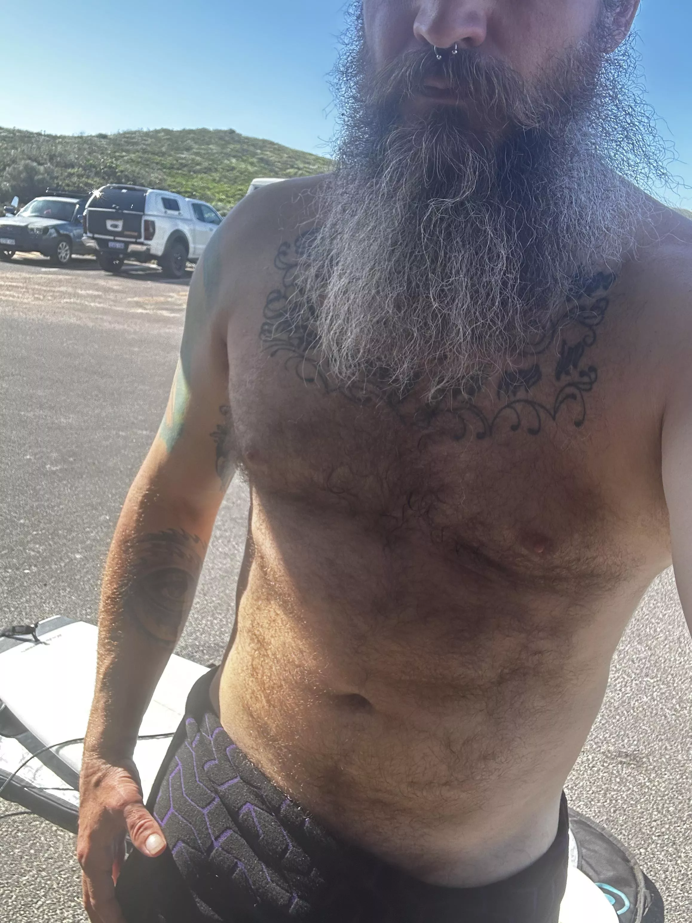 Post surf wetsuit removal 🤙🏼🌊