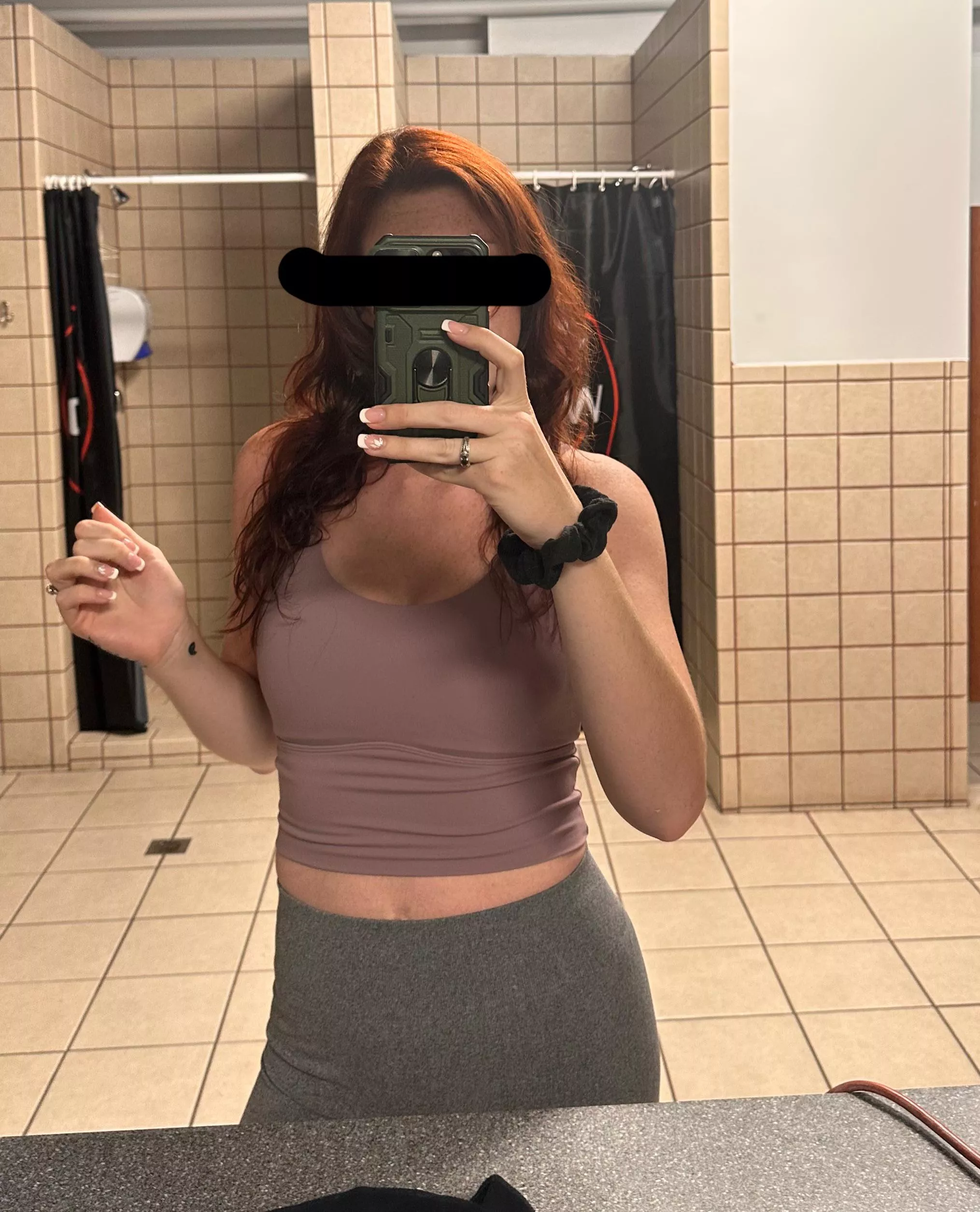 Quick workout and selfie in the school gym… would you spot me…