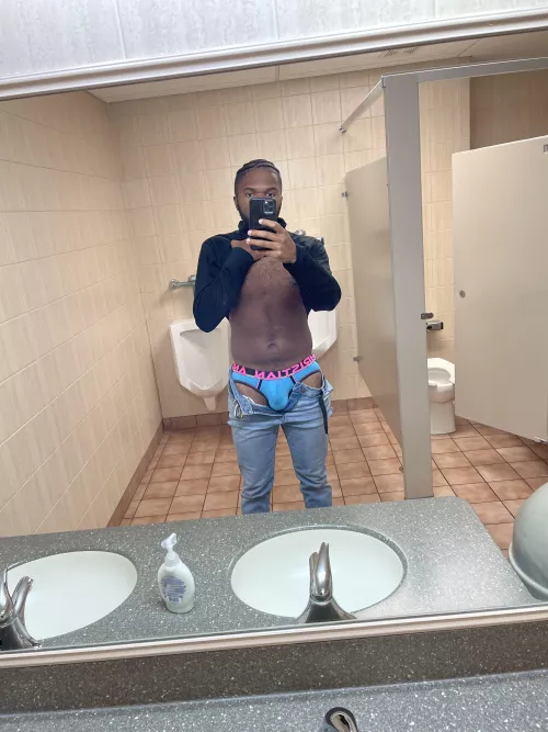 There’s something about a jockstrap in jeans that I love!