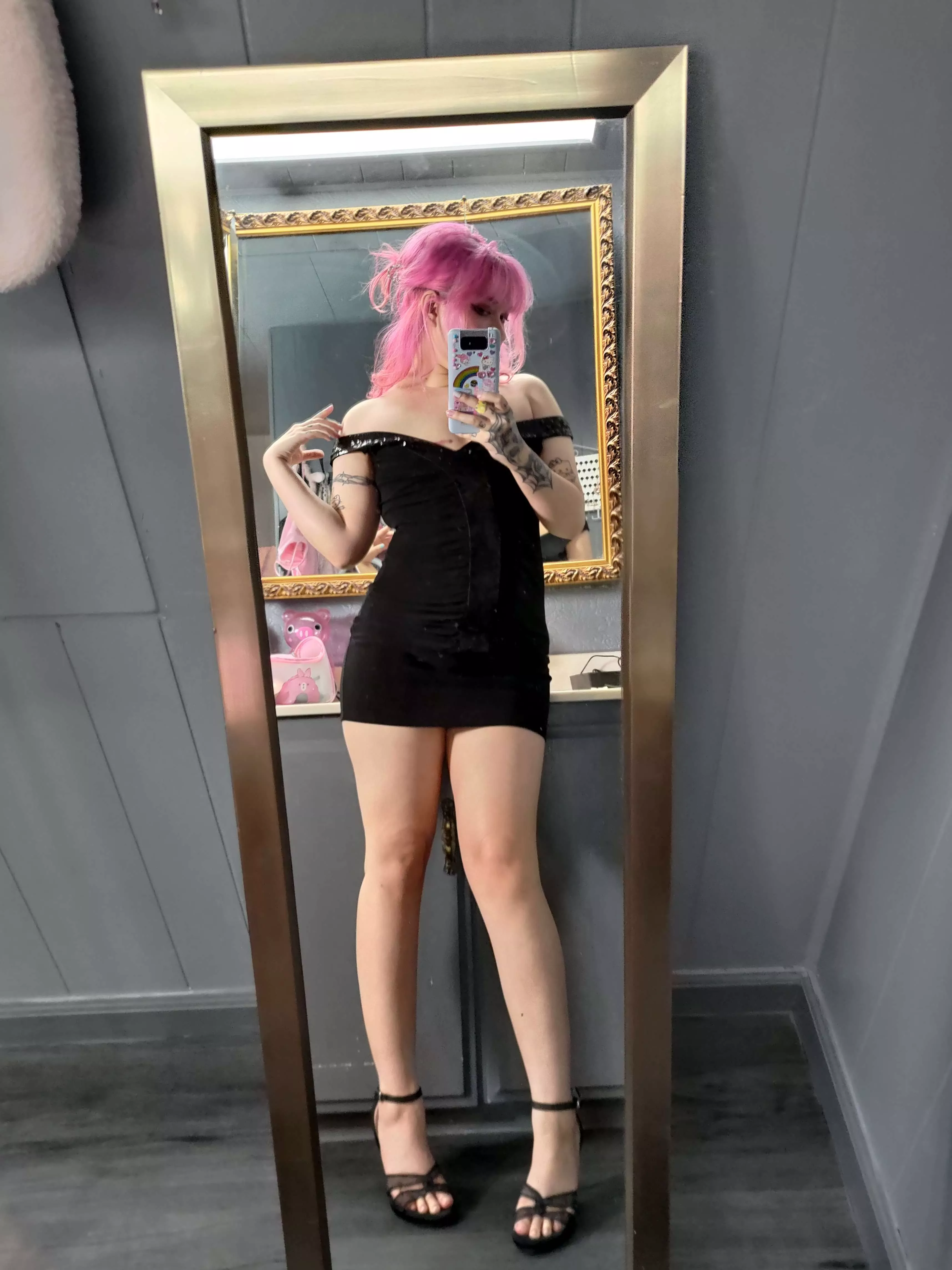 Who wants to dress glam and party! 💖