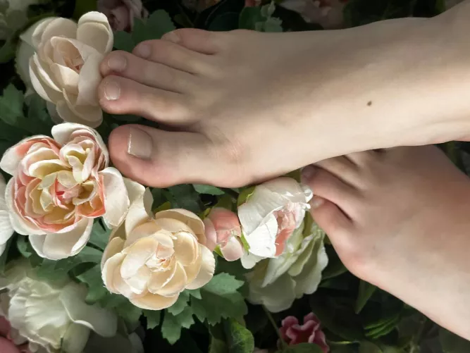 would you eat my feet if I told you they tasted like chocolate