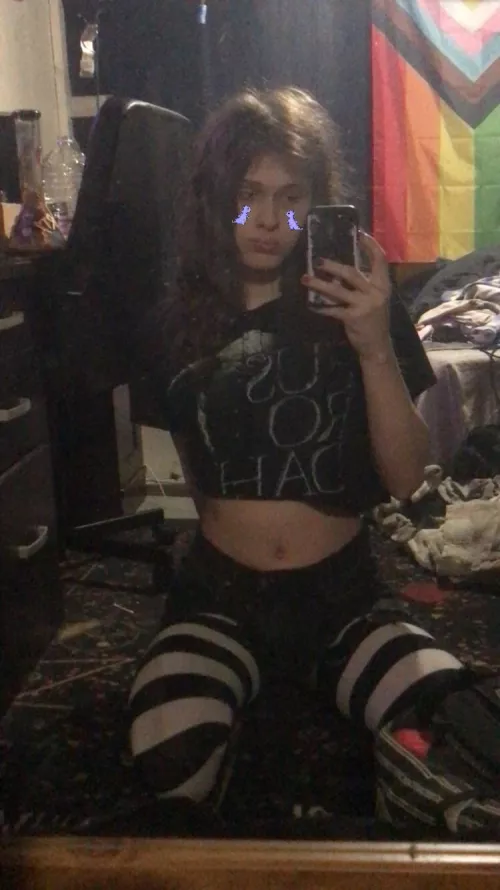 any skyrim enjoyers :3?