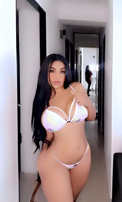 Are you into Japanese/Latinas papi?