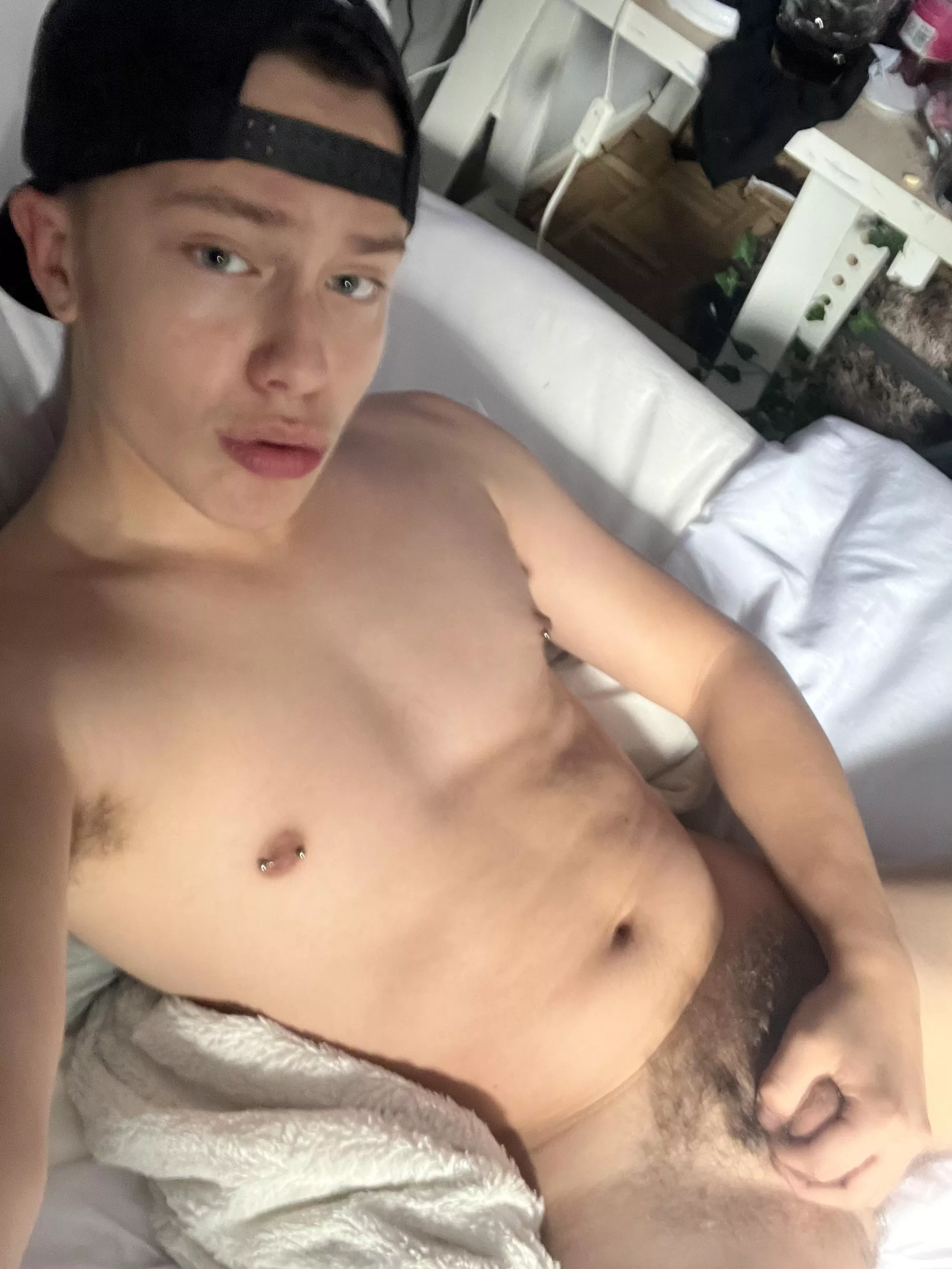 Ayo bro wana help me out?⬇️