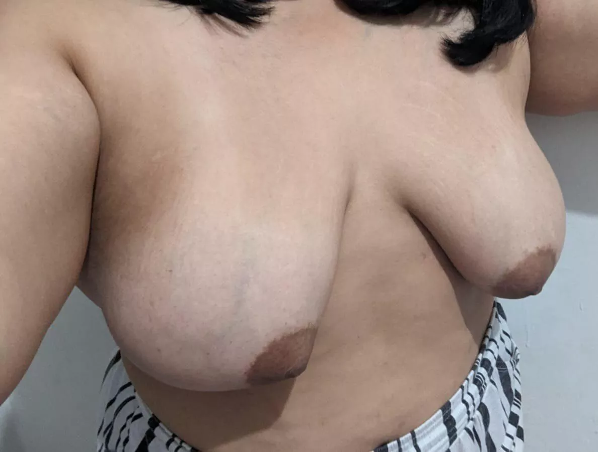 Blessing you all this Sunday with my sweet succulent breasts <3