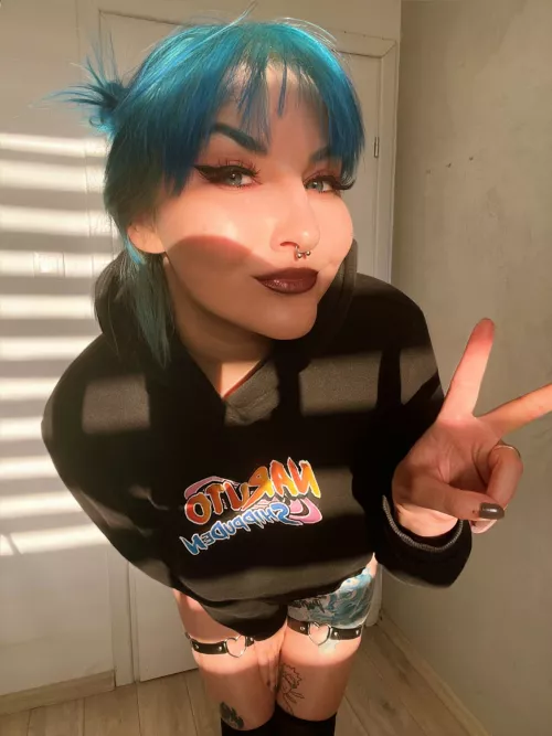 Can Naruto hoodie stay on during doggy? [f]