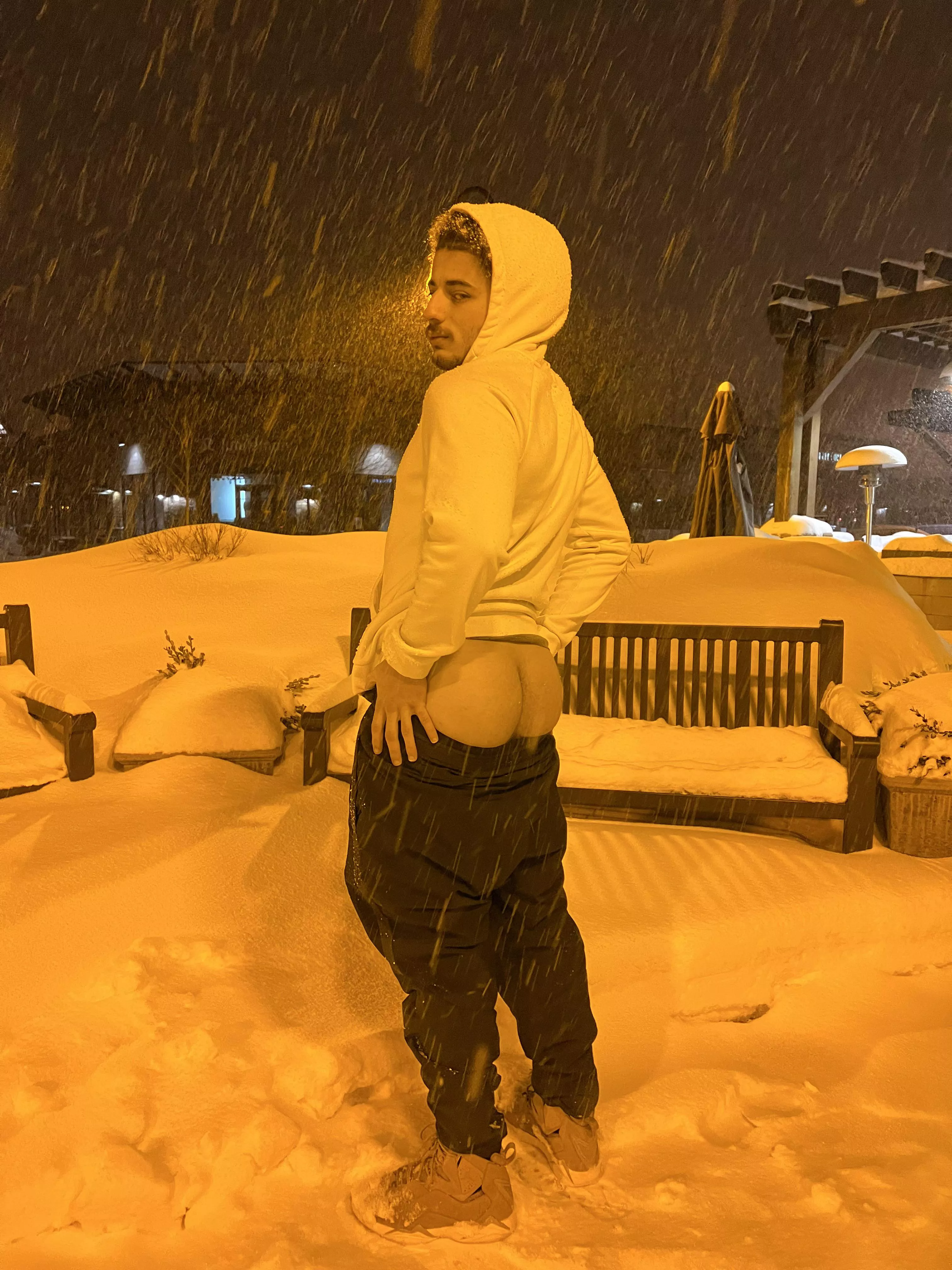 Care to warm up my buns?