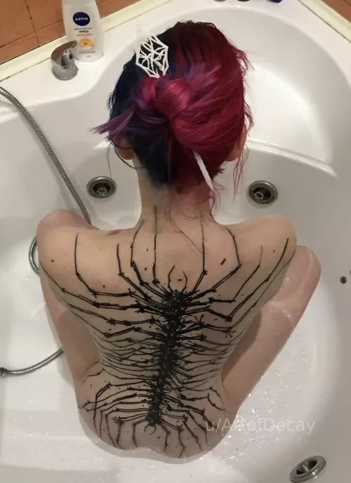 Centipede Style body paint
