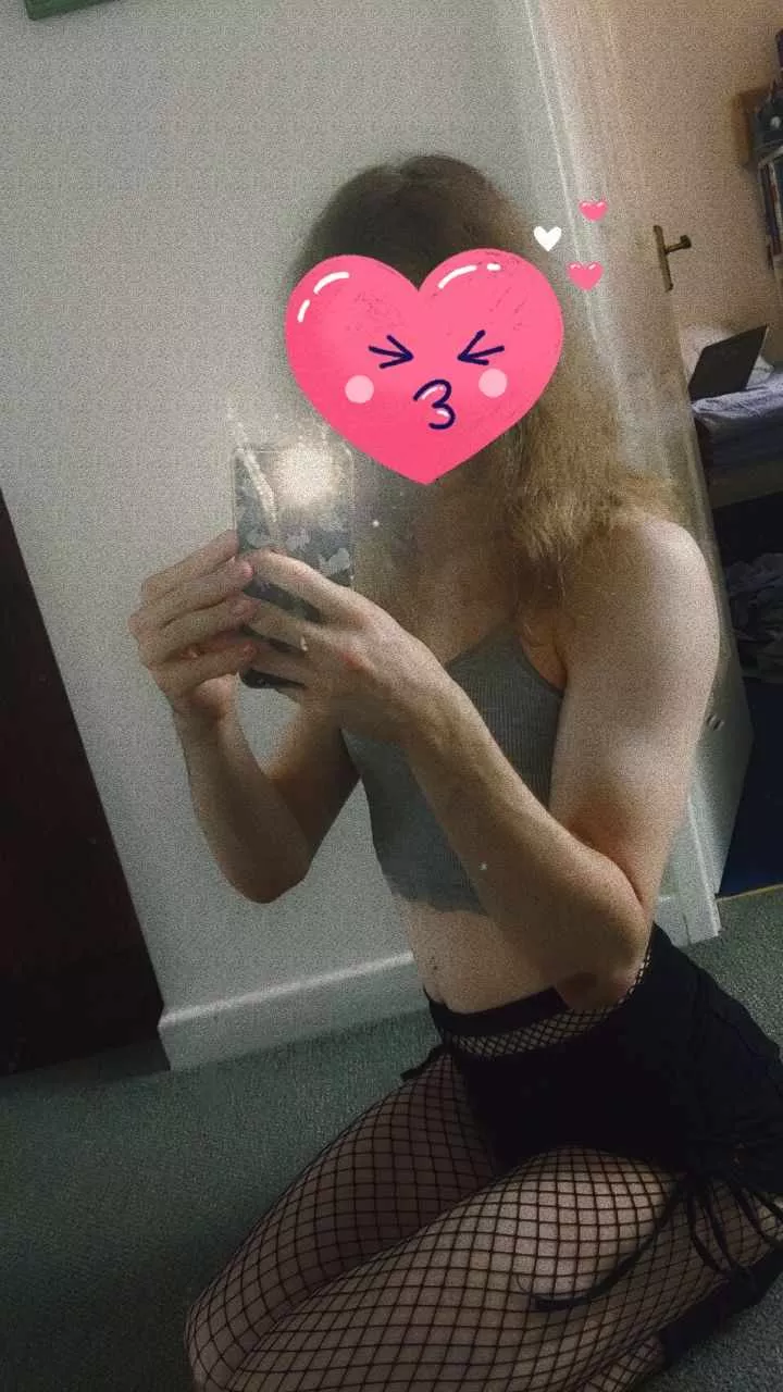 Do I look cute in this outfit? 🖤