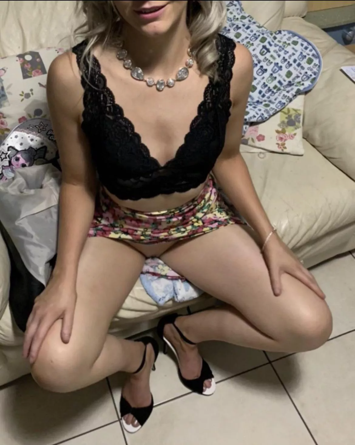 Girls night out = no panties Girls night out = no panties