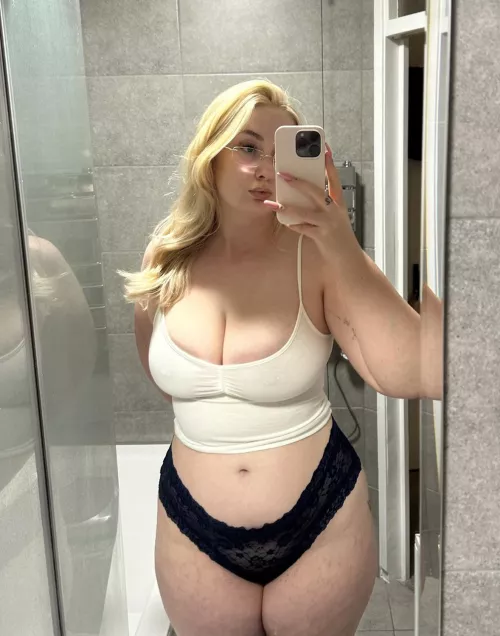 I don’t feel great about my stomach today, can someone cheer me up 🥹