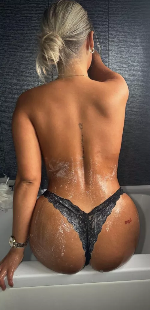 I need help taking these off they are too wet💦