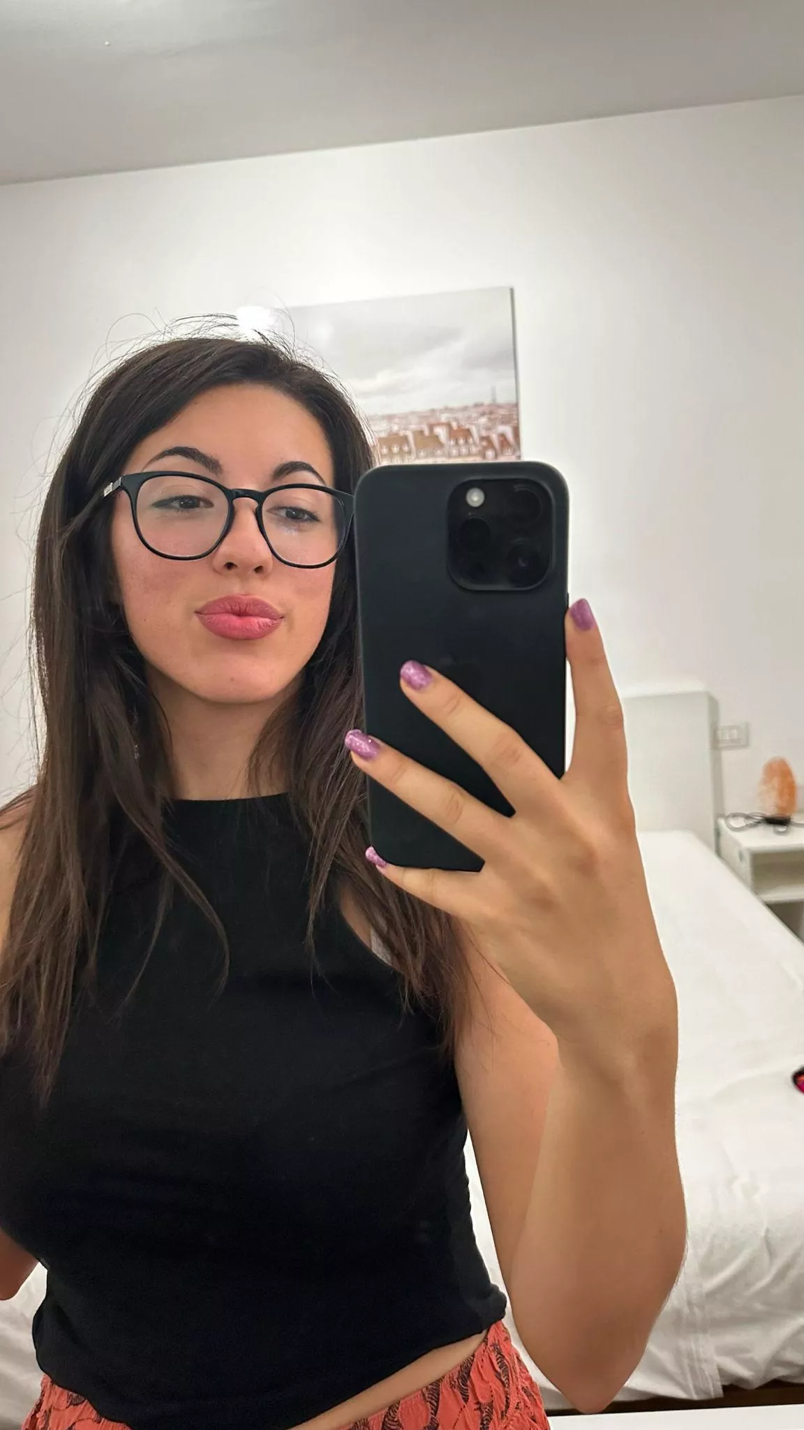 Just a girl in front of the mirror tired of studying, help me F19