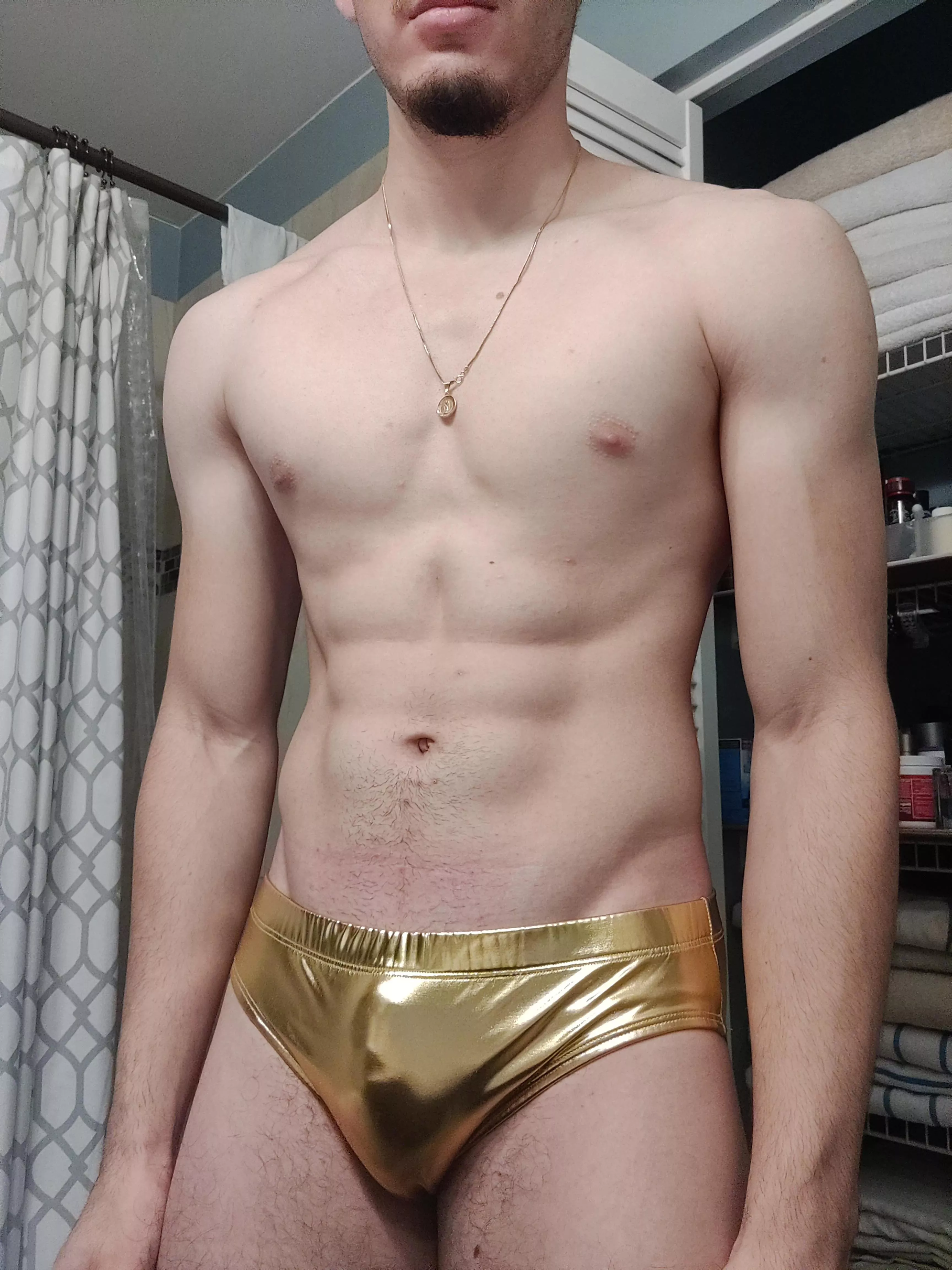 Looking for subs to get on their knees