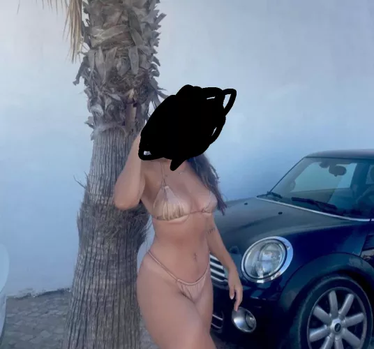 Looking to BE owned by another girl