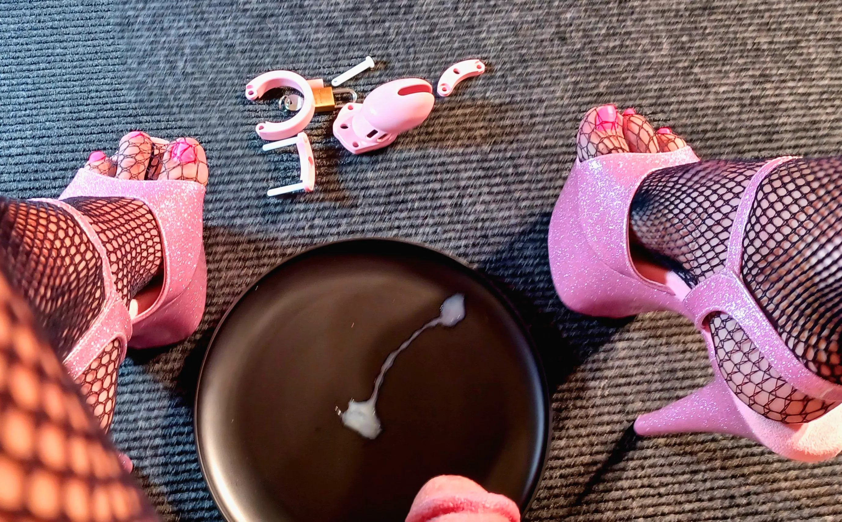 Shades of pink and creamy white.