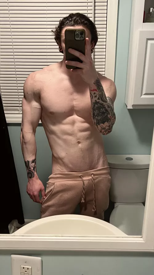 Slutty Saturday! Have fun tonight ;)