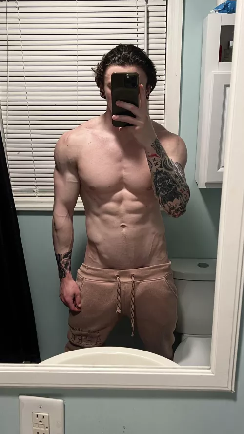 Slutty Saturday! Who wants to have some fun tonight??