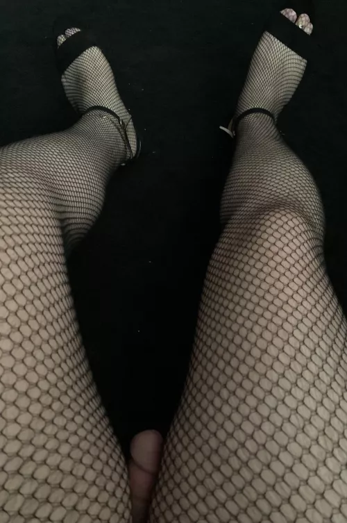 Suck mommy’s toes or cock