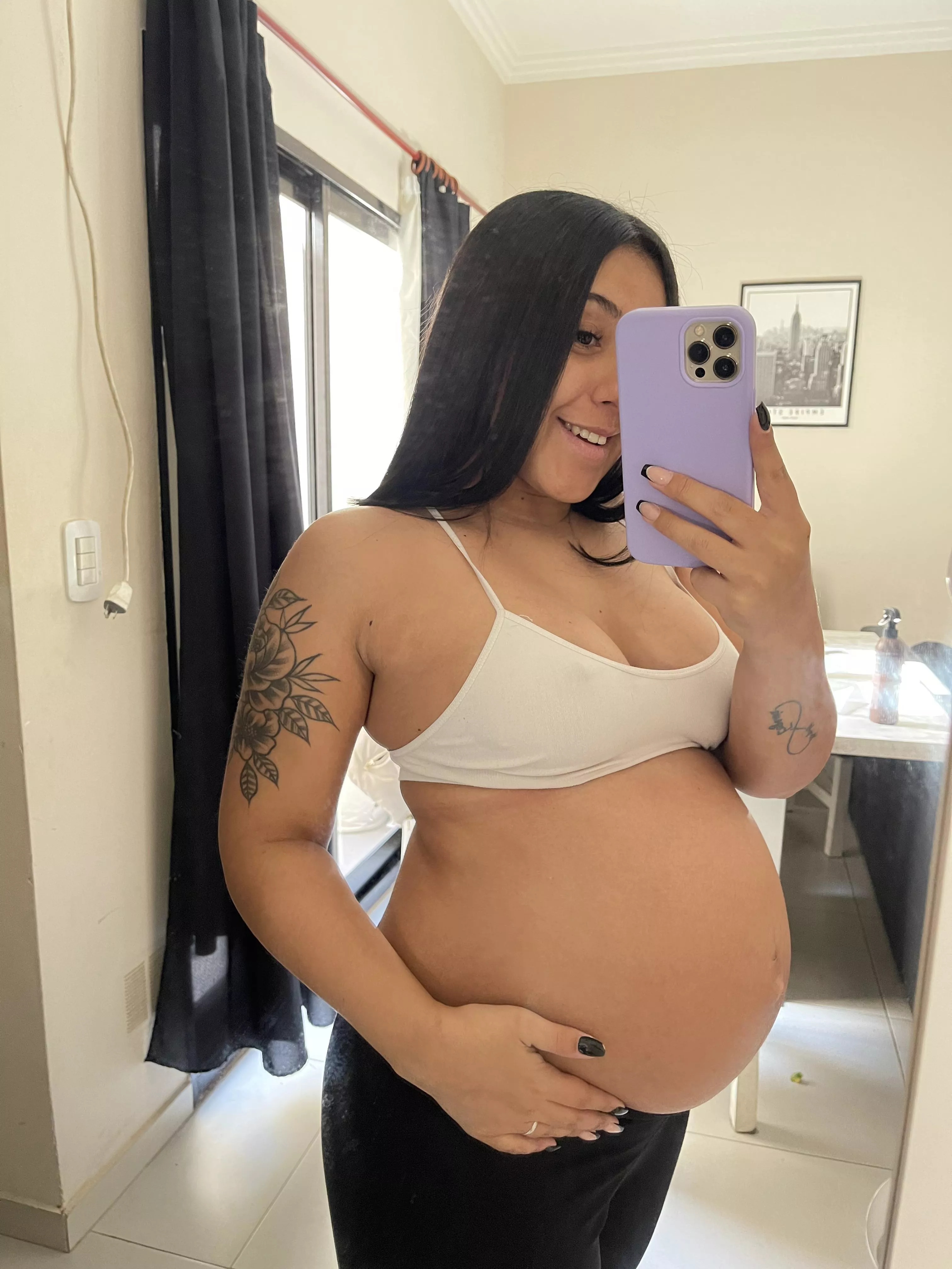 That's how we are pregnant today, that belly is very big, isn't it?