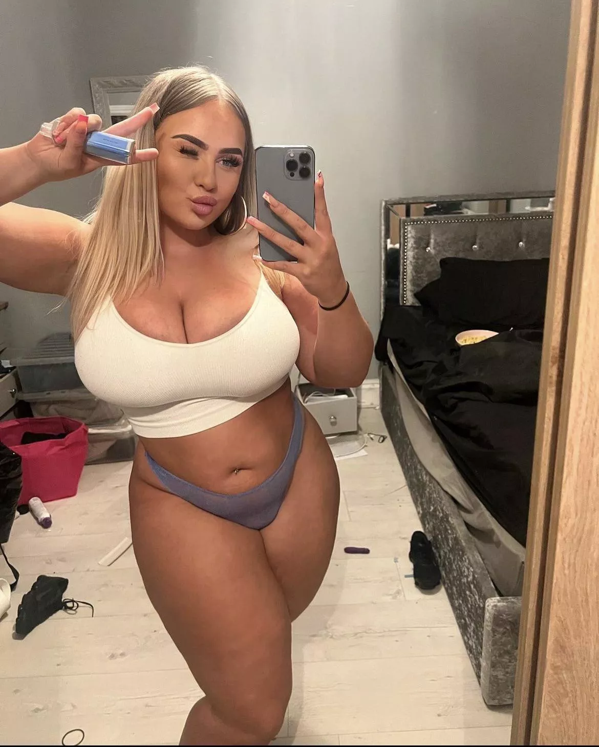 Who likes thick girls