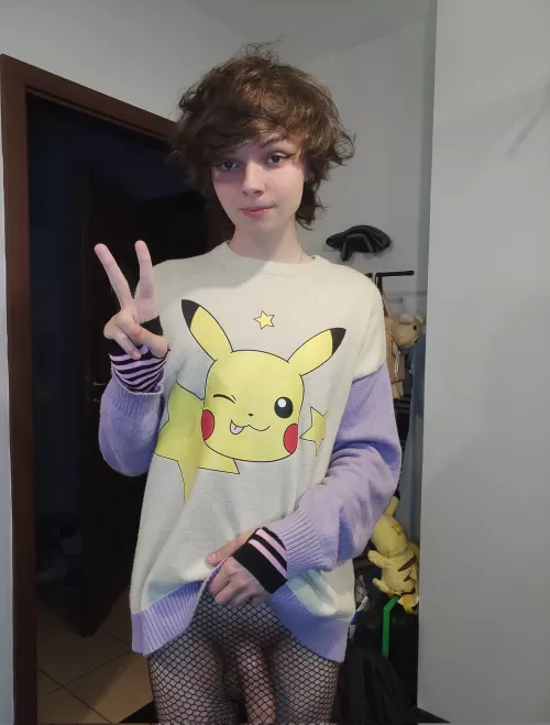 Who needs a femboy right now? 🩷