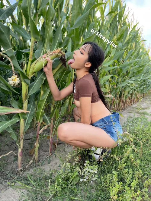 would you fuck the farmers daughter??💖