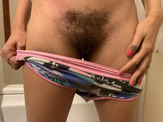 You guys like latinas with hairy pussy? Maybe I should shave it