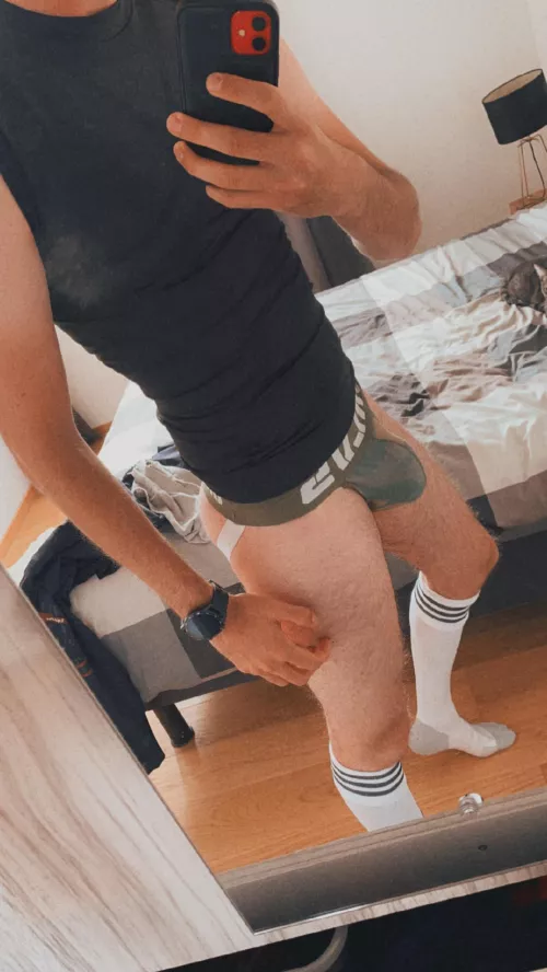 25 French kinky sub looking for an arsh dom because my boyfriend is not kinky with me. Hmu with aslr and face. Long term Is better. Face ++ kinky ++