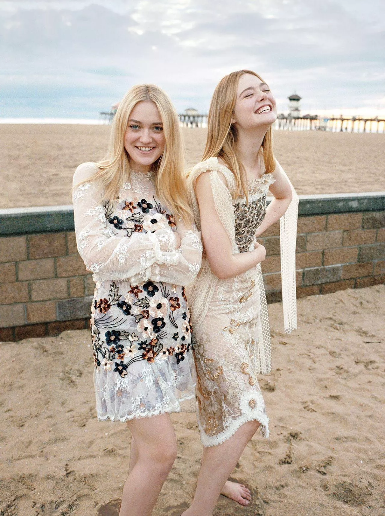 Dakota and Elle Fanning