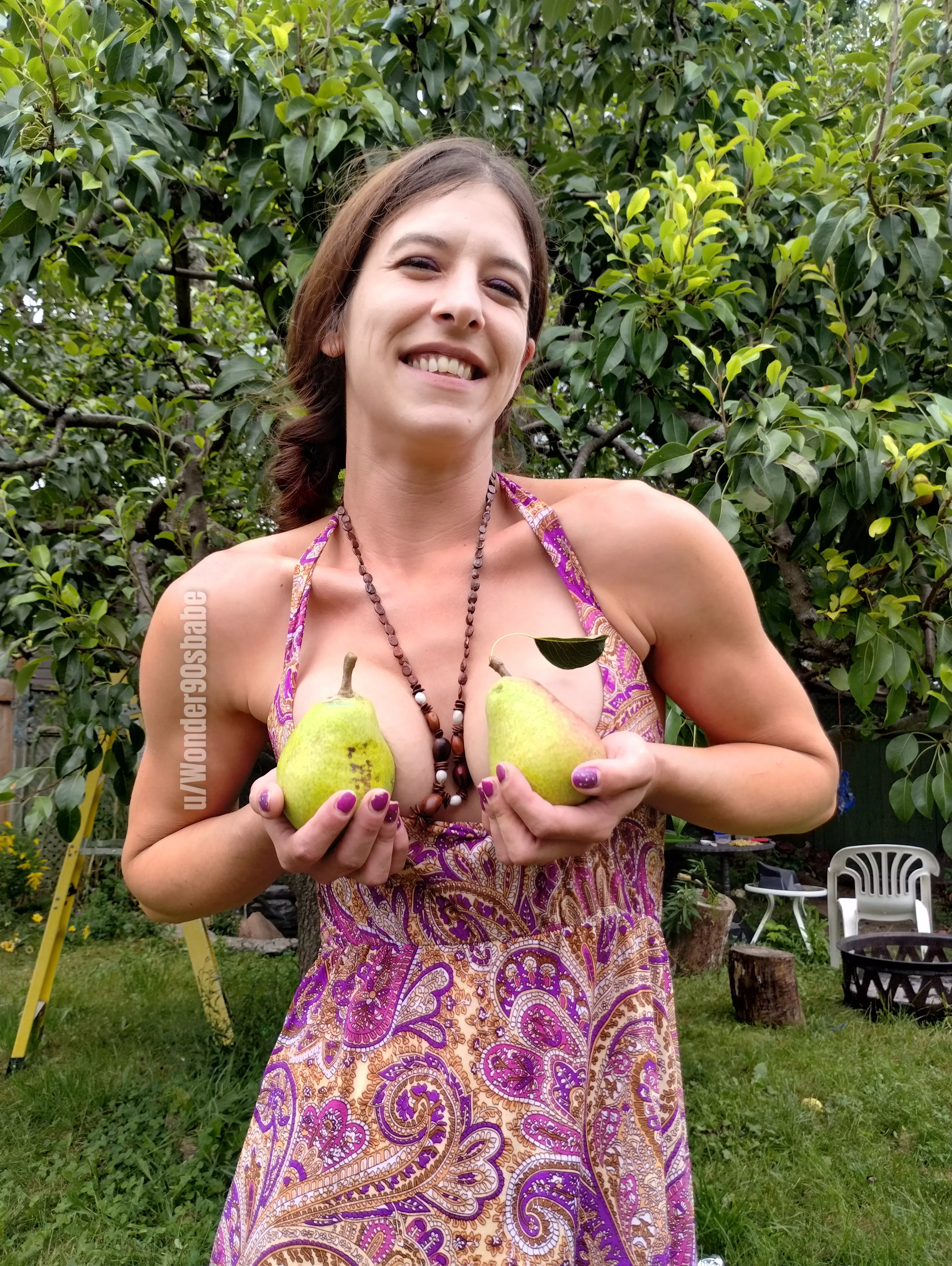 Does this count as a Handbra?? 🍐