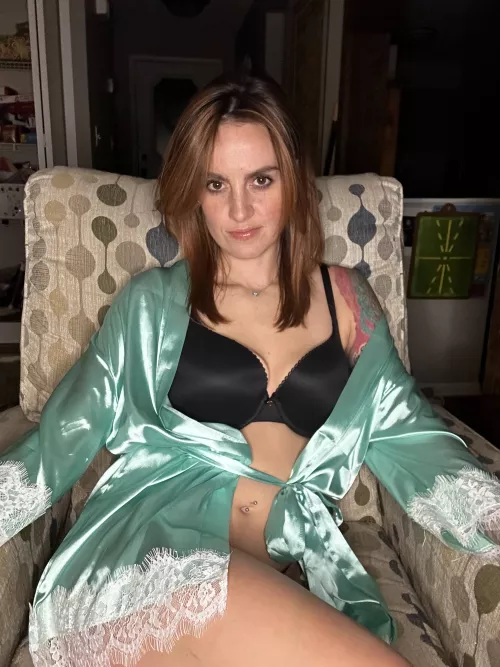 F 40 mom of 2, smash or pass?