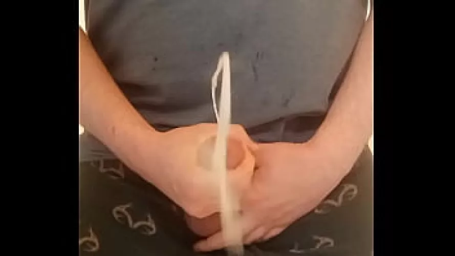 GL 33 bi guy with a cum fetish here. Anyone in the NY/NJ area? Would like to see that in person. DM me please.