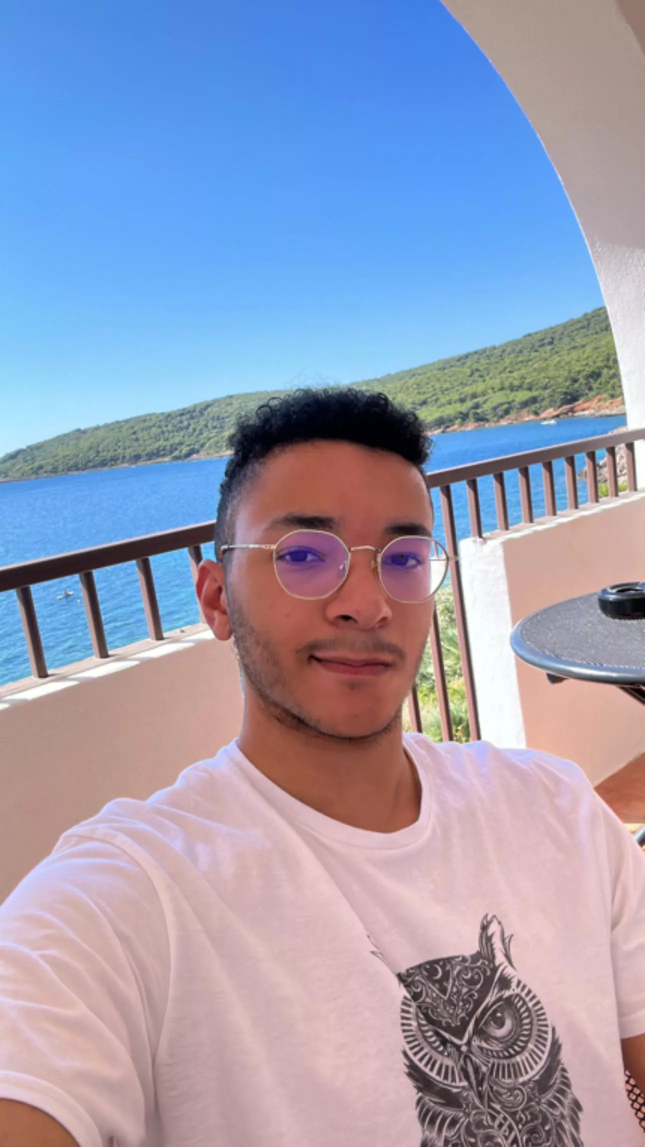 Hi guys, new here :3