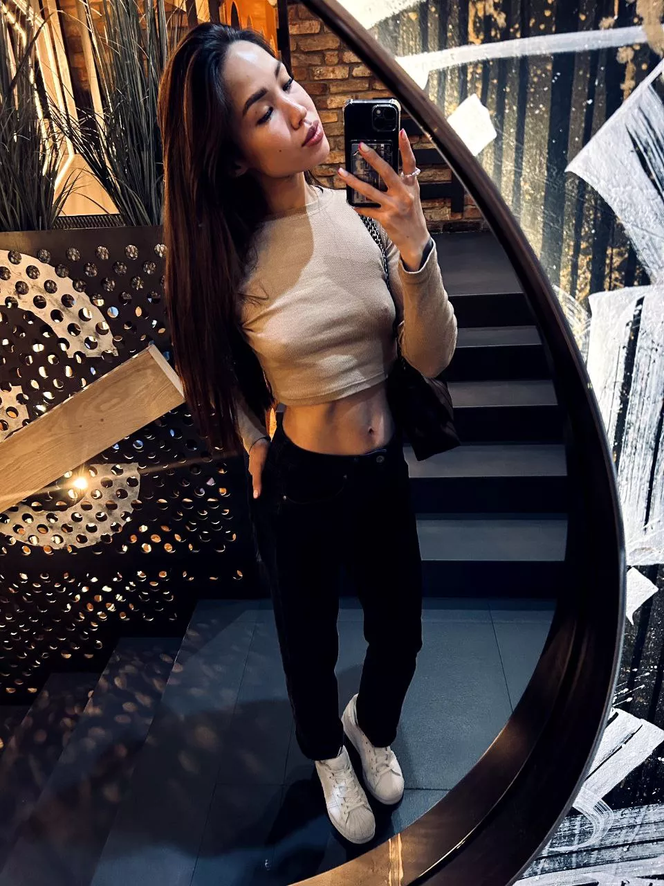 I look good in this top