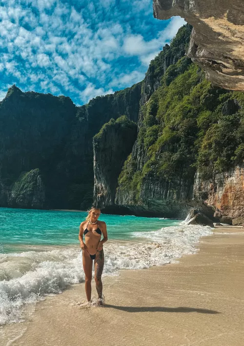 I'm not naughty as you think...I'm way worse💦