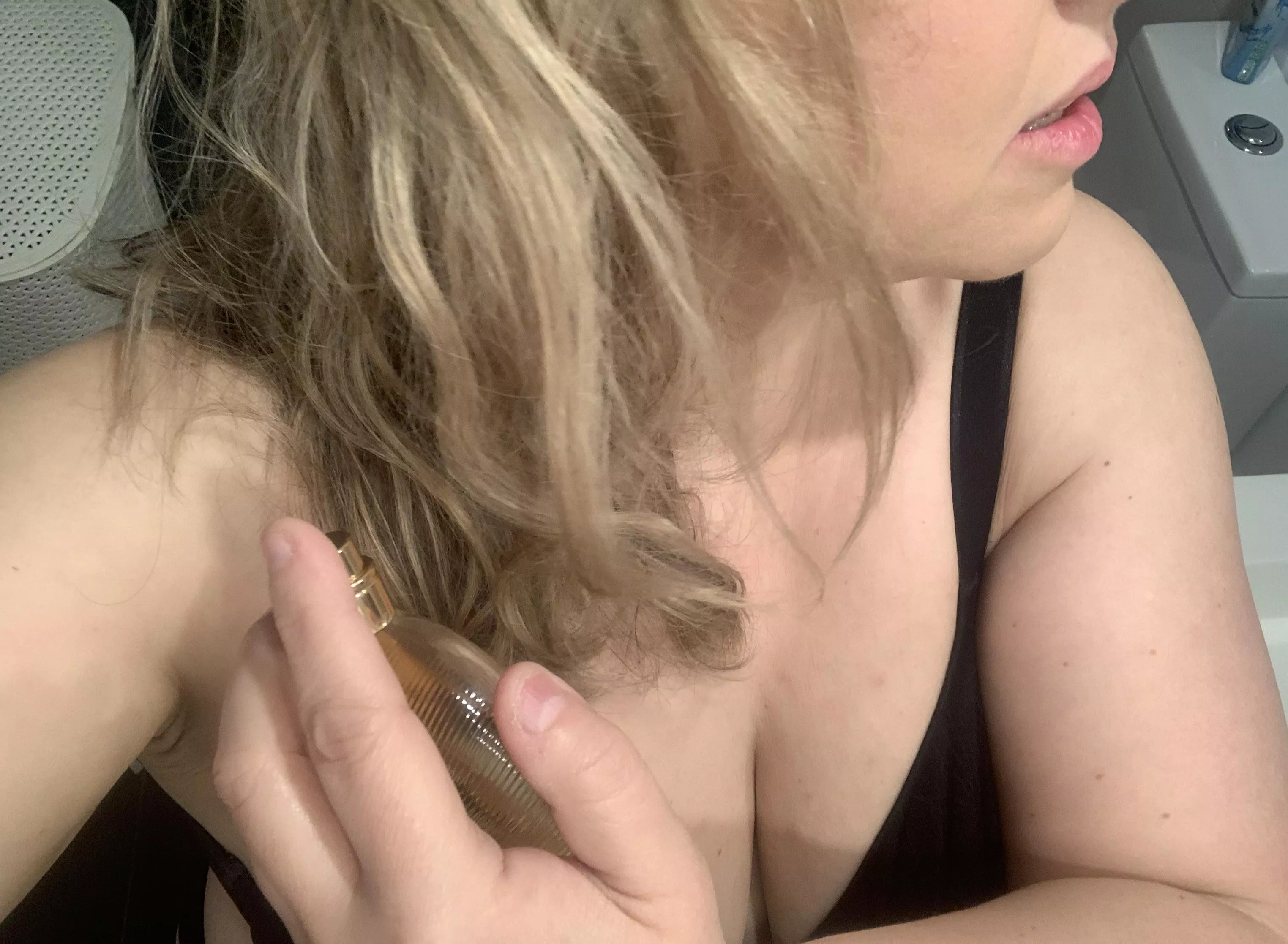 Is it a deal breaker if a girl bites her nails? I can’t shake this habit, even though I’m not an anxious type.