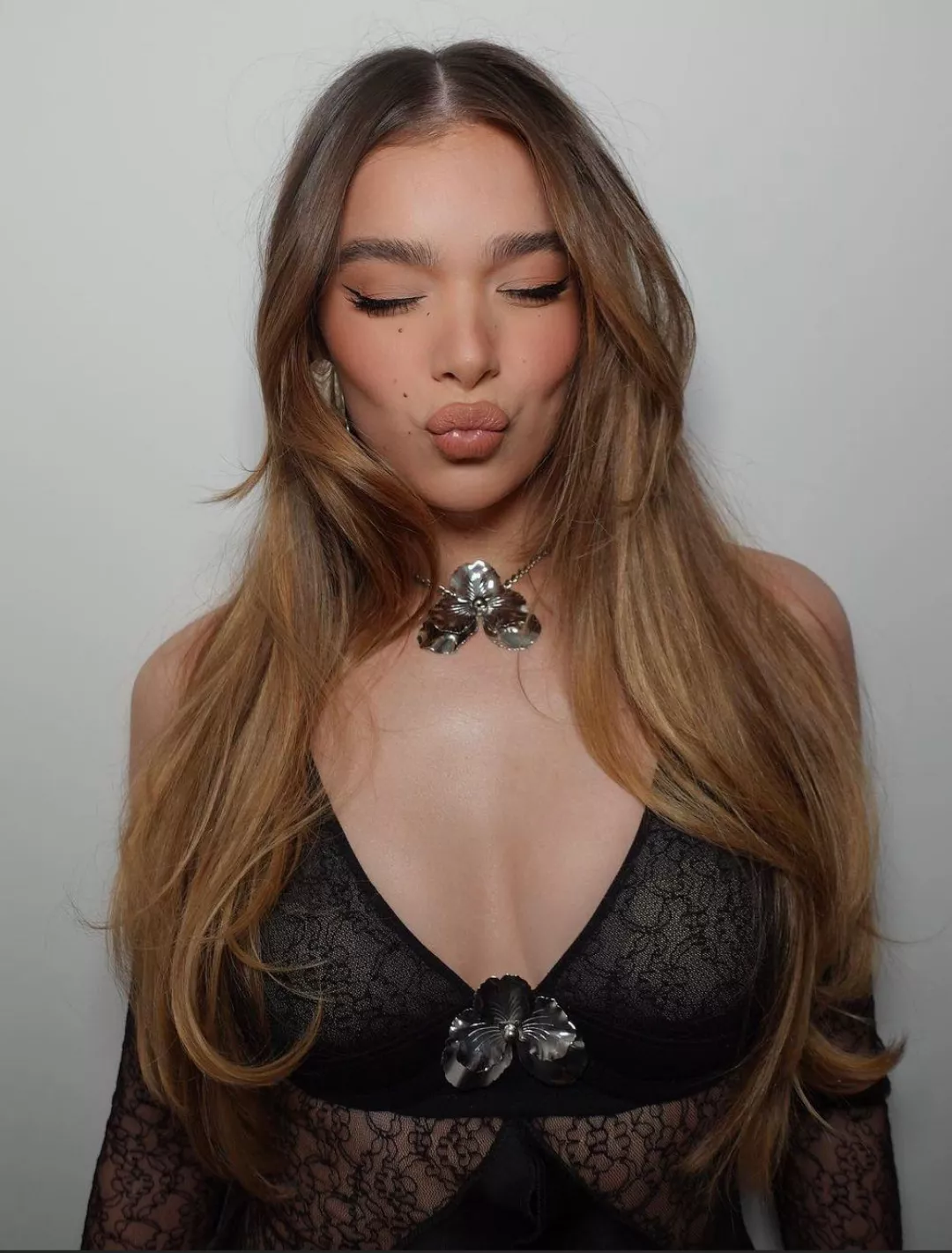 Let's for bi for Hailee