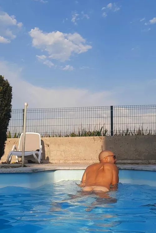 [M] Keeping an eye on the neighbours