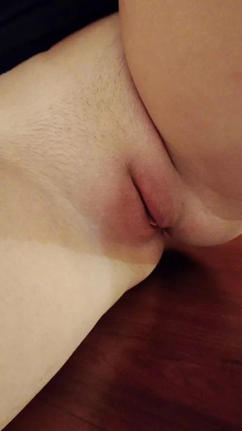 My simp wants you to feel your tongue worship her