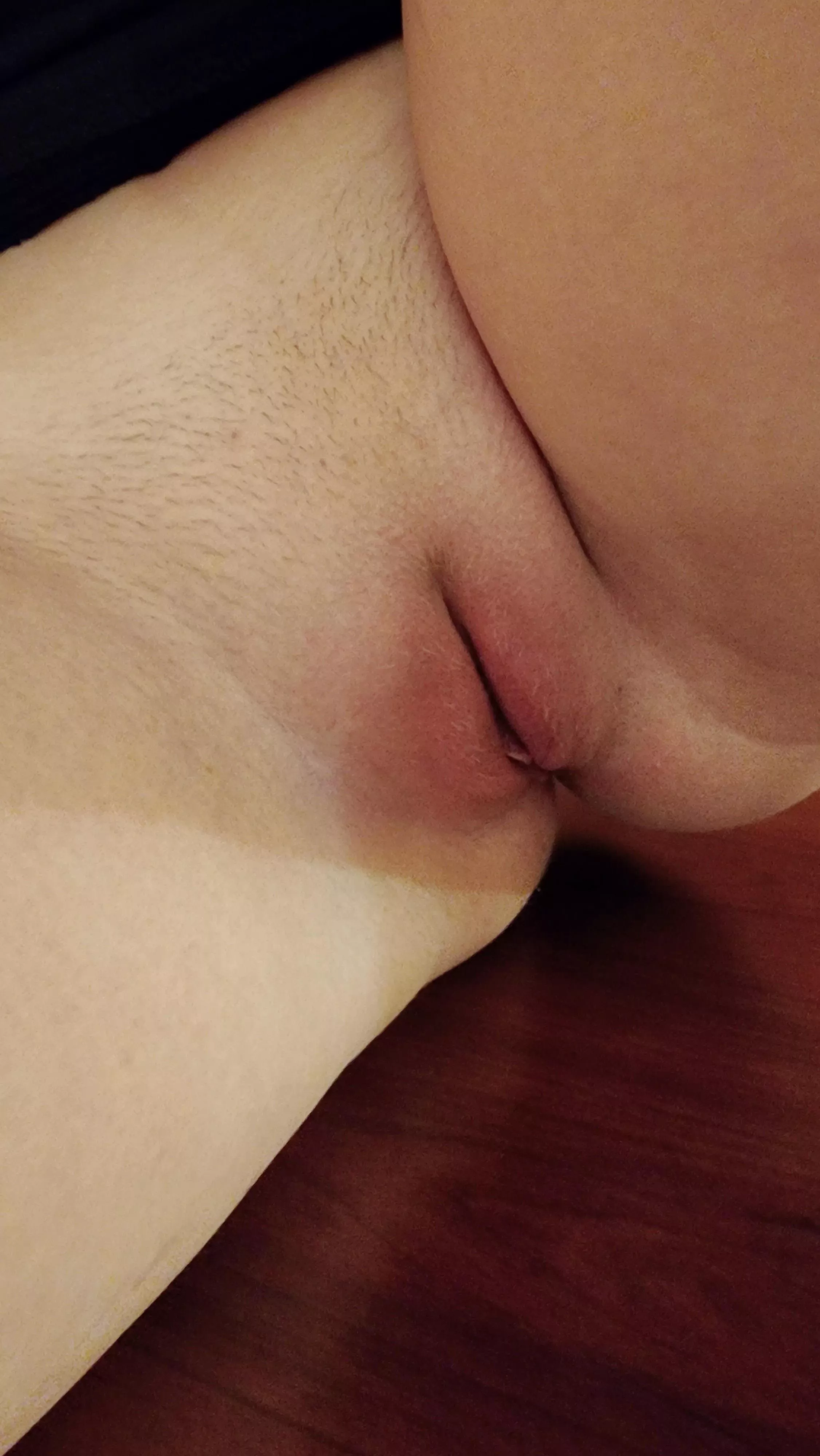 My simp wants you to feel your tongue worship her