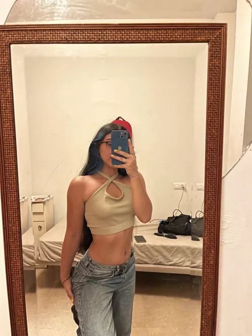 Plz don't mind my messy room xD