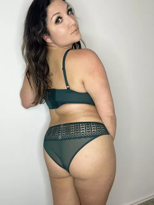 The naughty mama who’s up to no good