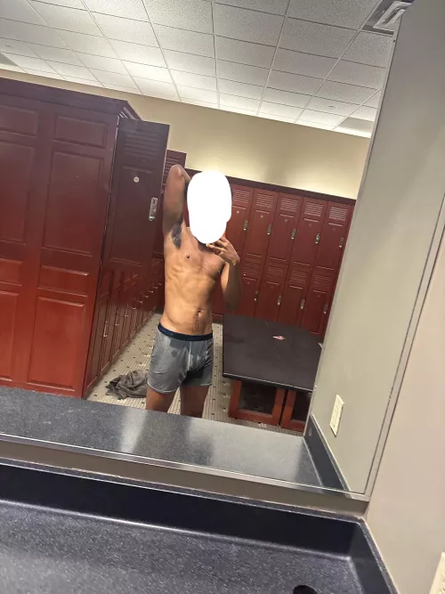 Worship my sweaty Twink pits