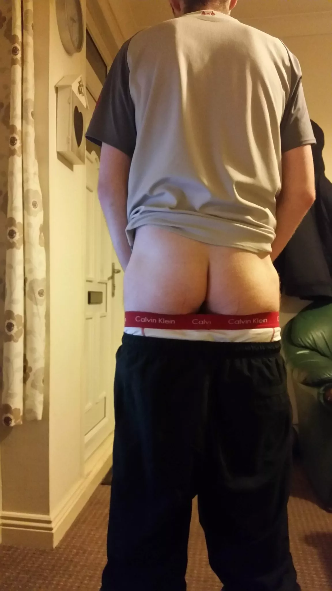[26] uk sub bottom chav lad
