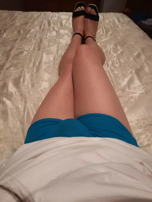 Boyshorts wedges and white nails