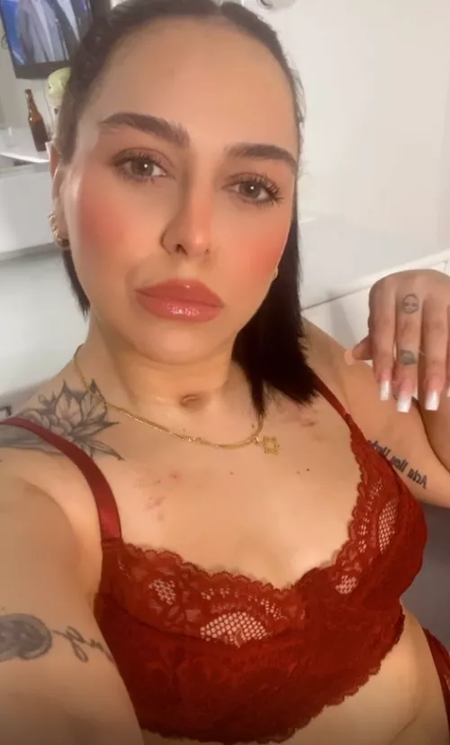 Cute little selfie in red :)